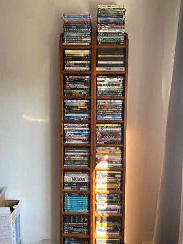 DVD's in racks beschikbaar voor biedingen