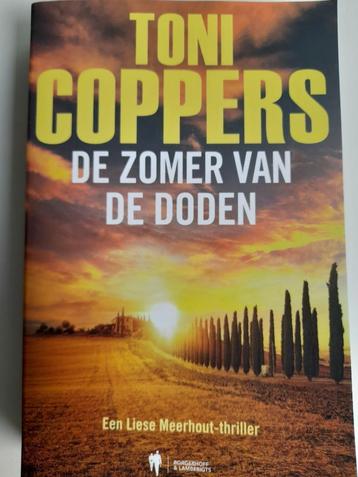 Toni Coppers. 2 boeken beschikbaar voor biedingen