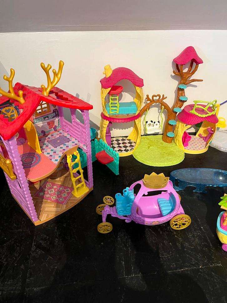 Uniek geheel van enchantimals, Kinderen en Baby's, Speelgoed | Poppenhuizen, Zo goed als nieuw, Ophalen of Verzenden