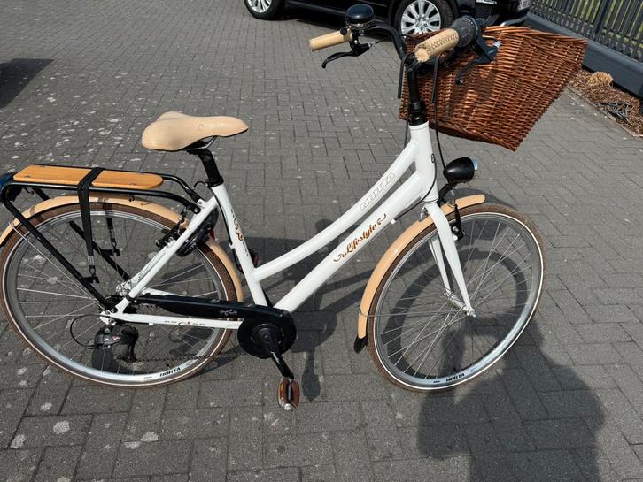 Dames meisjesfiets NORTA lifestyle 7 vetsnelling mandje slot, Fietsen en Brommers, Fietsen | Dames | Damesfietsen, Zo goed als nieuw