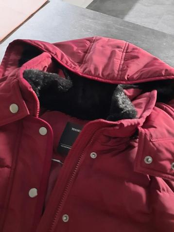Warme jas NIEUW beschikbaar voor biedingen
