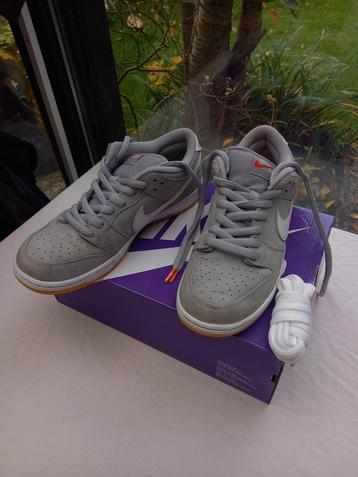 Nike SB Dunk Low Grey Gum disponible aux enchères