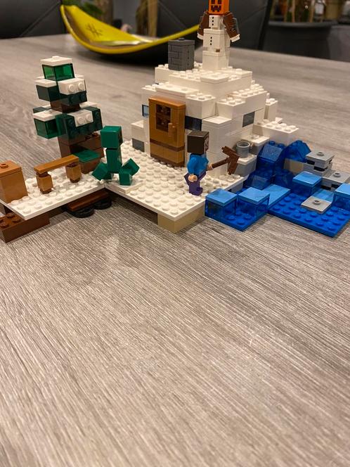 Lego Minecraft « le refuge de neige », Enfants & Bébés, Jouets | Duplo & Lego, Comme neuf, Lego, Ensemble complet