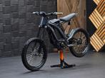Surron lightbee X - EBMX - Carbon - Straatlegaal, Fietsen en Brommers, Brommers | Derbi, Ophalen
