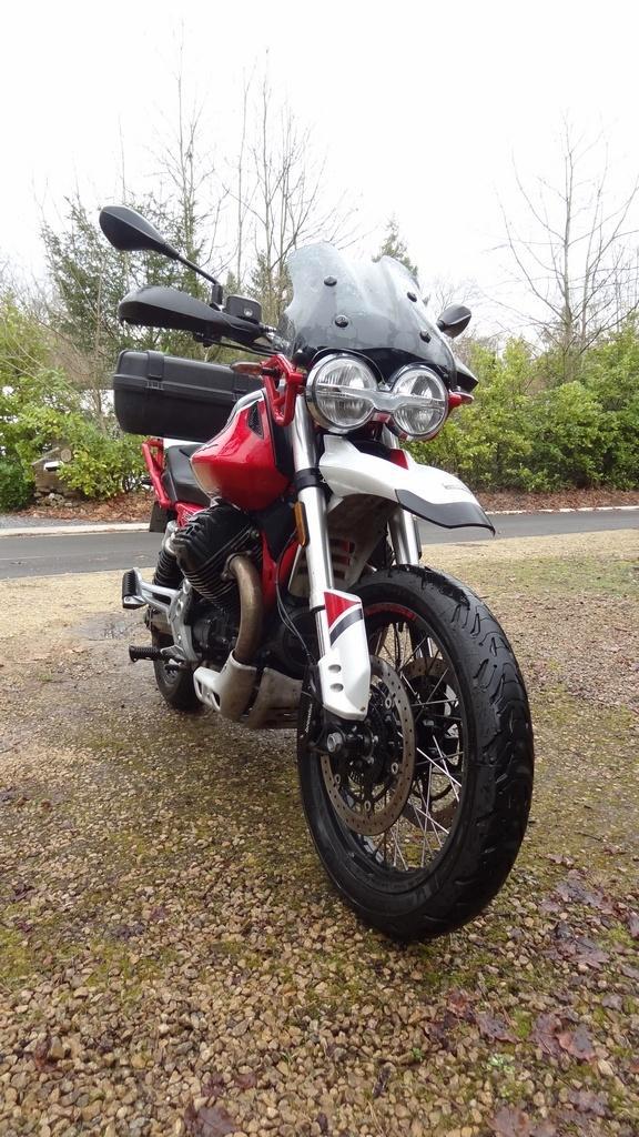 Moto Guzzi V85TT Rosso Kalahari de 2020, Motos, Motos | Moto Guzzi, Particulier, Tourisme, plus de 35 kW, 2 cylindres, Permis Moto A