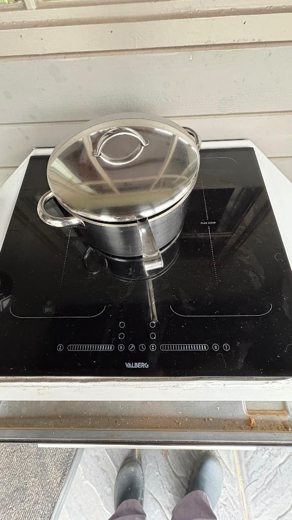 Inductieplaat valberg, Electroménager, Tables de cuisson, Comme neuf, Encastré, 4 zones de cuisson, Enlèvement
