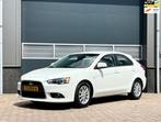 Mitsubishi Lancer Sportback 1.6 Edition Two bj.2012 Leer|Cli, Auto's, Mitsubishi, Zwart, Wit, Parkeersensor, Handgeschakeld