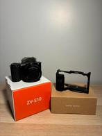 Caméra Sony ZV-E10 + cage SmallRig + boîte, Audio, Tv en Foto, Fotocamera's Digitaal, Ophalen, Zo goed als nieuw, Sony