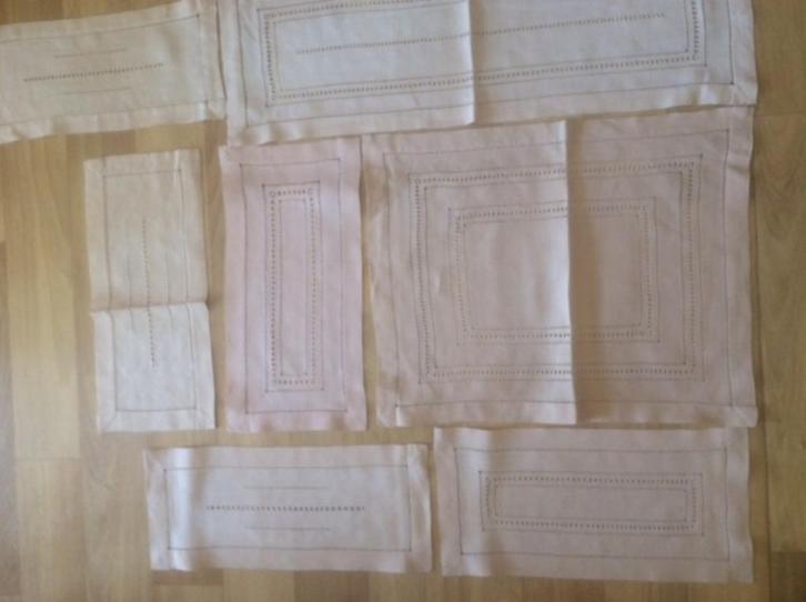 7 SIERDOEKJES HANDGEMAAKT EN ANTIEK, Antiek en Kunst, Antiek | Tapijten, Tafelkleden en Textiel, Ophalen of Verzenden