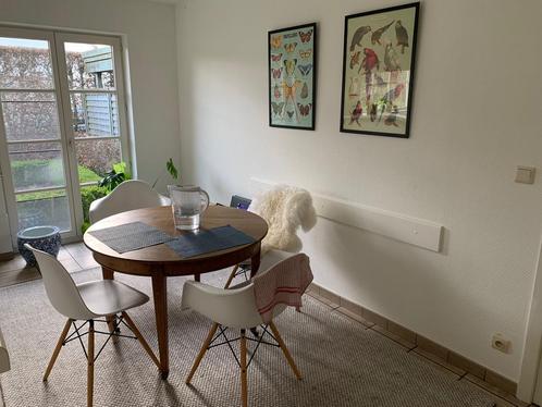 Verlengbare houten tafel 4/8/12 pers + 4 stoelen wit Eames, Huis en Inrichting, Tafels | Eettafels, Zo goed als nieuw, Ophalen