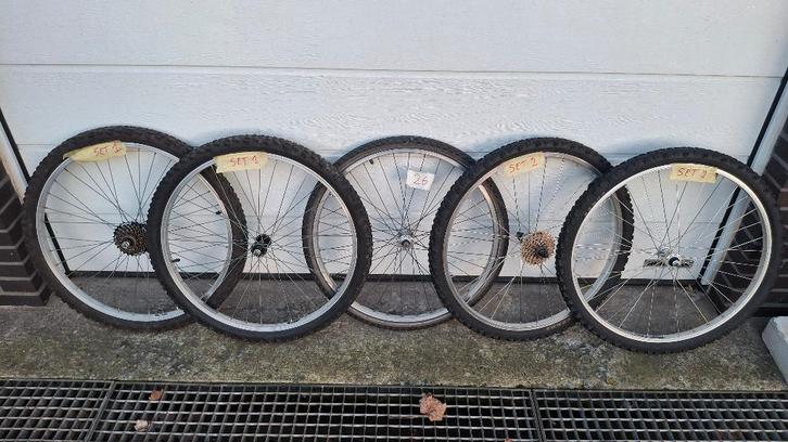 26 inch MTB wielset voorwiel achterwiel + goede Kenda banden, Vélos & Vélomoteurs, Vélos Pièces, Utilisé, VTT, Enlèvement