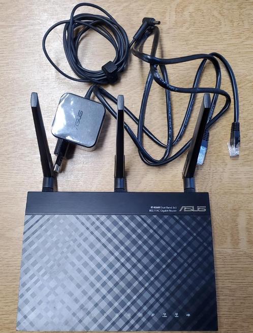 Routeur Gigabit ASUS RT-AC66U dual band 3x3 802.11AC, Computers en Software, Routers en Modems, Gebruikt, Router, Ophalen of Verzenden