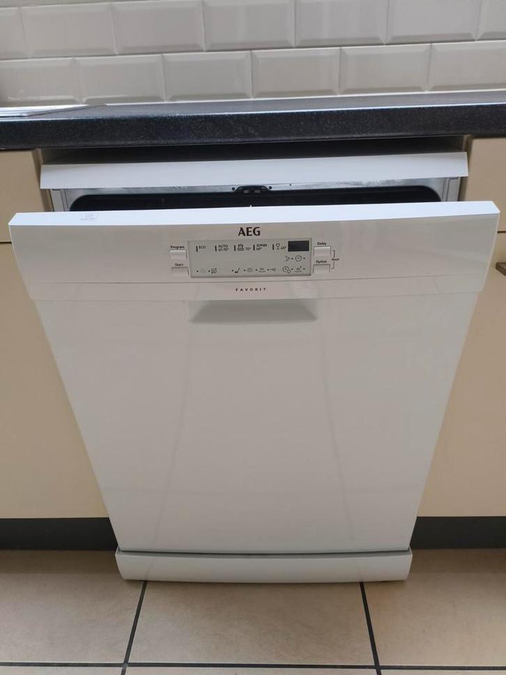Lave-vaisselle AEG – Bon état – Aucun prélavage nécessaire, Electroménager, Lave-vaisselle, Comme neuf, Enlèvement