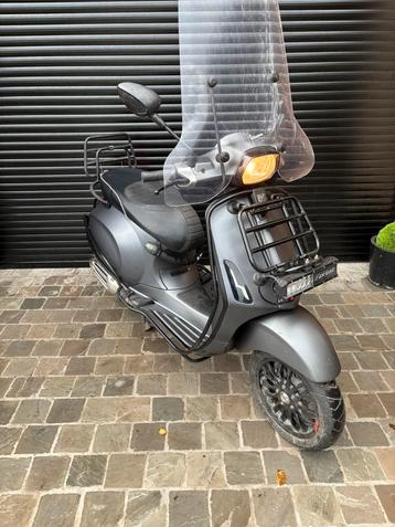 Vespa sprint e4 A klasse beschikbaar voor biedingen