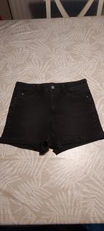 Korte short met hoge taille maat 38 clockhouse, Maat 38/40 (M), Ophalen of Verzenden, Zo goed als nieuw