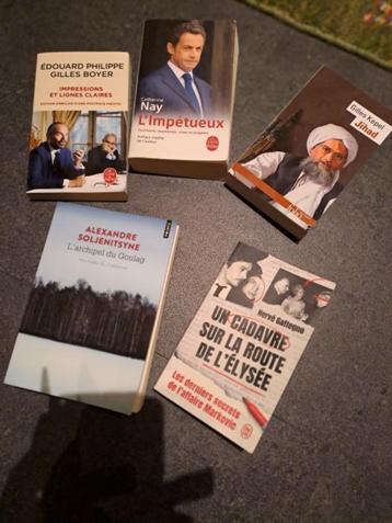 Zakboeken in frans beschikbaar voor biedingen
