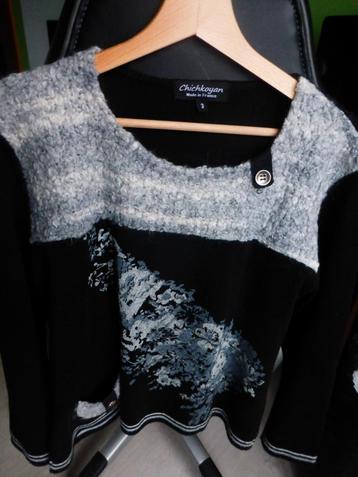 Pull fantaisie noir ,blanc et gris T: 3 = M