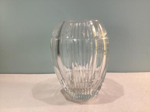 069.BA. Val Saint Lambert reçoit un vase en cristal. PU, Antiquités & Art, Antiquités | Verre & Cristal, Enlèvement