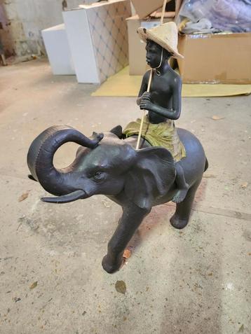 Statue africaine, Enlèvement ou Envoi, Comme neuf