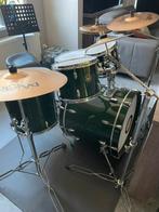 Compleet  groen  drumstel van het merk Drum  Collective, Muziek en Instrumenten, Drumstellen en Slagwerk, Ophalen, Zo goed als nieuw