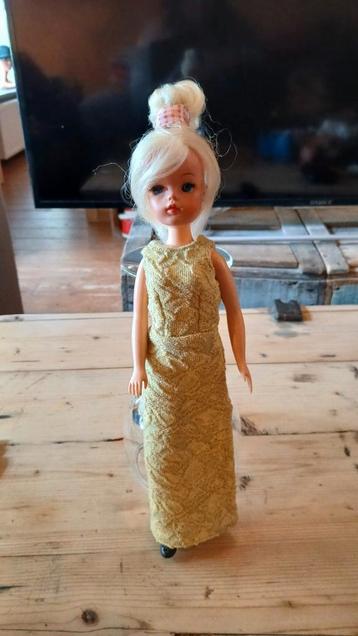 Prachtige Sindy pop  beschikbaar voor biedingen