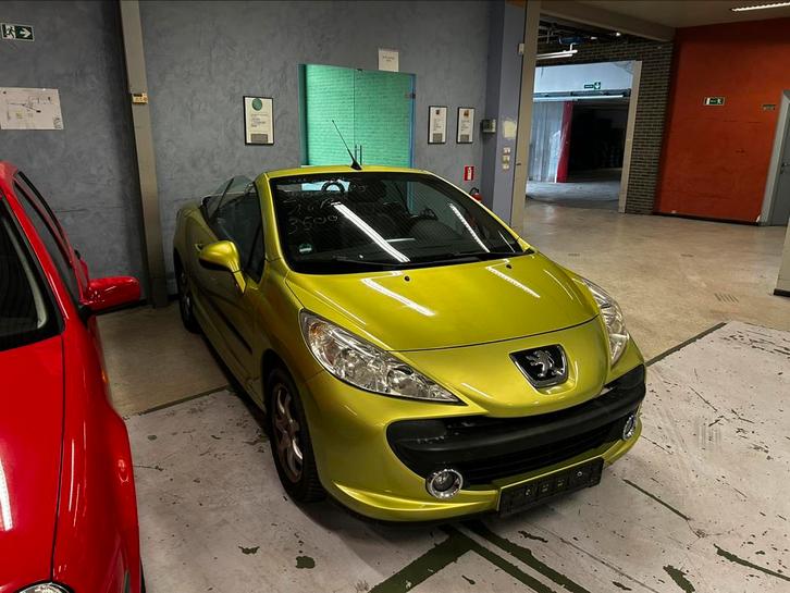 Peugeot 207 cabrio benzine gekeurd garantie, Auto's, Peugeot, Bedrijf, Te koop, ABS, Benzine, Euro 4, Cabriolet, 3 deurs, Handgeschakeld