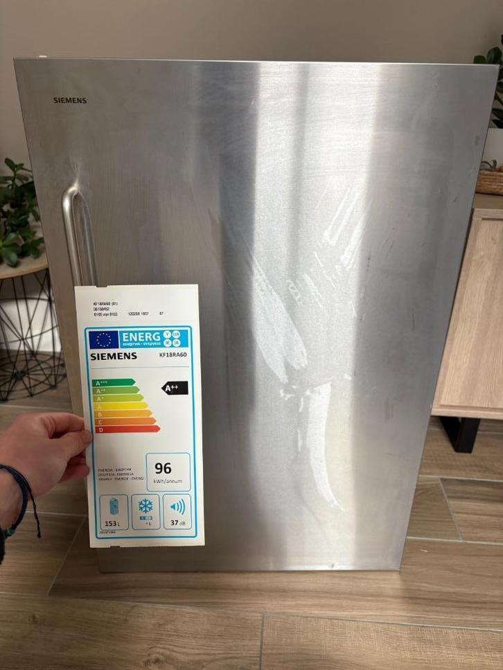 Frigo encastré A++ Siemens, prix neuf 879€, Elektronische apparatuur, Koelkasten en IJskasten, Zo goed als nieuw, Zonder vriesvak