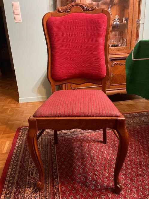 Stijlvolle houten stoelen met rode kussens, Huis en Inrichting, Stoelen, Gebruikt, Vijf, Zes of meer stoelen, Hout, Stof, Rood
