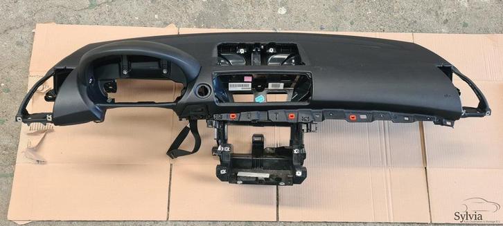 Dashboard BMW 1 serie E81 E82 E87 E88 met airbag 9158352, Autos : Pièces & Accessoires, Tableau de bord & Interrupteurs, Utilisé