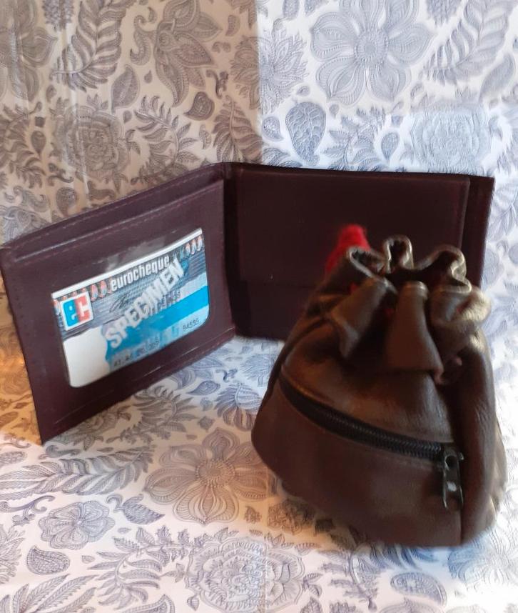 Porte feuille synthétique publicitaire et bourse en cuir, Games en Spelcomputers, Games | Nintendo Switch, Ophalen of Verzenden