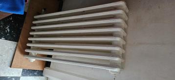 Gietijzer radiator - fonten beschikbaar voor biedingen