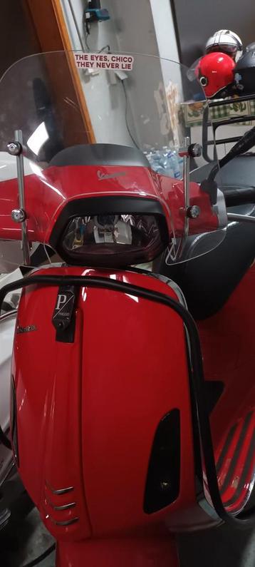 Vespa sprint lage windscherm beschikbaar voor biedingen