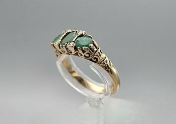 Gouden Vintage ring edelsteen smaragd en diamant. 2024/261.