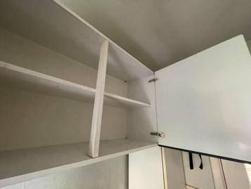 Keukenkast hangend of staand beschikbaar voor biedingen