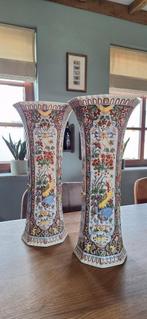 2 Chinese vazen getekend, Ophalen