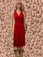 Belle robe rouge à col V profond (taille XS/S) NEUVE, Vêtements | Femmes, Robes, Enlèvement ou Envoi, Taille 34 (XS) ou plus petite