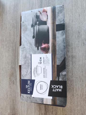Nieuwe Keltum mini gietijzeren potjes/cocottes 2 x 12 cm, Enlèvement ou Envoi, Neuf, Fonte, Autres types