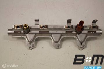 Brandstofrail met druksensor Volkswagen Tiguan 06J133317M beschikbaar voor biedingen