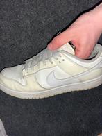 NIKE DUNK / YELLOW AND WHITE / SIZE EUR 44.5, Ophalen of Verzenden, Zo goed als nieuw
