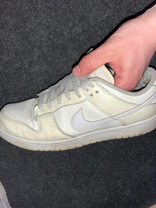 NIKE DUNK / YELLOW AND WHITE / SIZE EUR 44.5, Kleding | Heren, Schoenen, Zo goed als nieuw, Ophalen of Verzenden