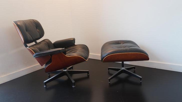 Herman Miller Eames Lounge chair + Ottoman, Huis en Inrichting, Fauteuils, Zo goed als nieuw, Hout, Leer, Metaal, 75 tot 100 cm