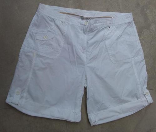 Witte short / bermuda maat 48 / 50 *Canda* Hele goede staat, Kleding | Dames, Broeken en Pantalons, Zo goed als nieuw, Maat 46/48 (XL) of groter