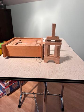 Een groot bouwpakket voor kinderen beschikbaar voor biedingen