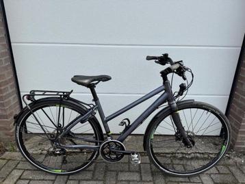 Cube Touring Pro damesfiets | schijfremmen | topstaat! D44  beschikbaar voor biedingen