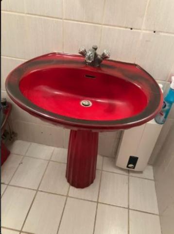 vintage badkamer  wastafel + spiegel +wc + lampen + bidet beschikbaar voor biedingen