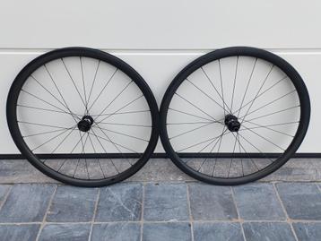 Carbon wielen voor schijfremmen  beschikbaar voor biedingen