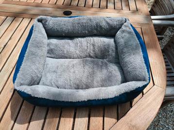 Kattenmand/hondenmandje beschikbaar voor biedingen