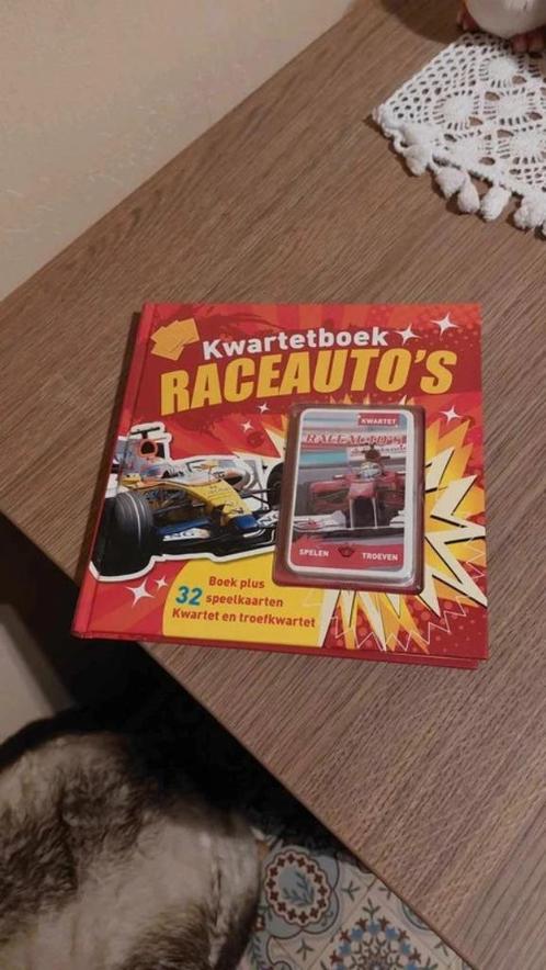 Kwartetboek voor raceauto's + 32 speelkaarten, Boeken, Sportboeken, Zo goed als nieuw, Overige sporten, Verzenden