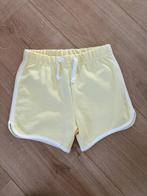 Short Primark jaune, Kinderen en Baby's, Kinderkleding | Maat 98, Broek, Jongen of Meisje, Nieuw, Ophalen of Verzenden