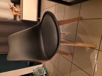 Chaises noir moderne  beschikbaar voor biedingen
